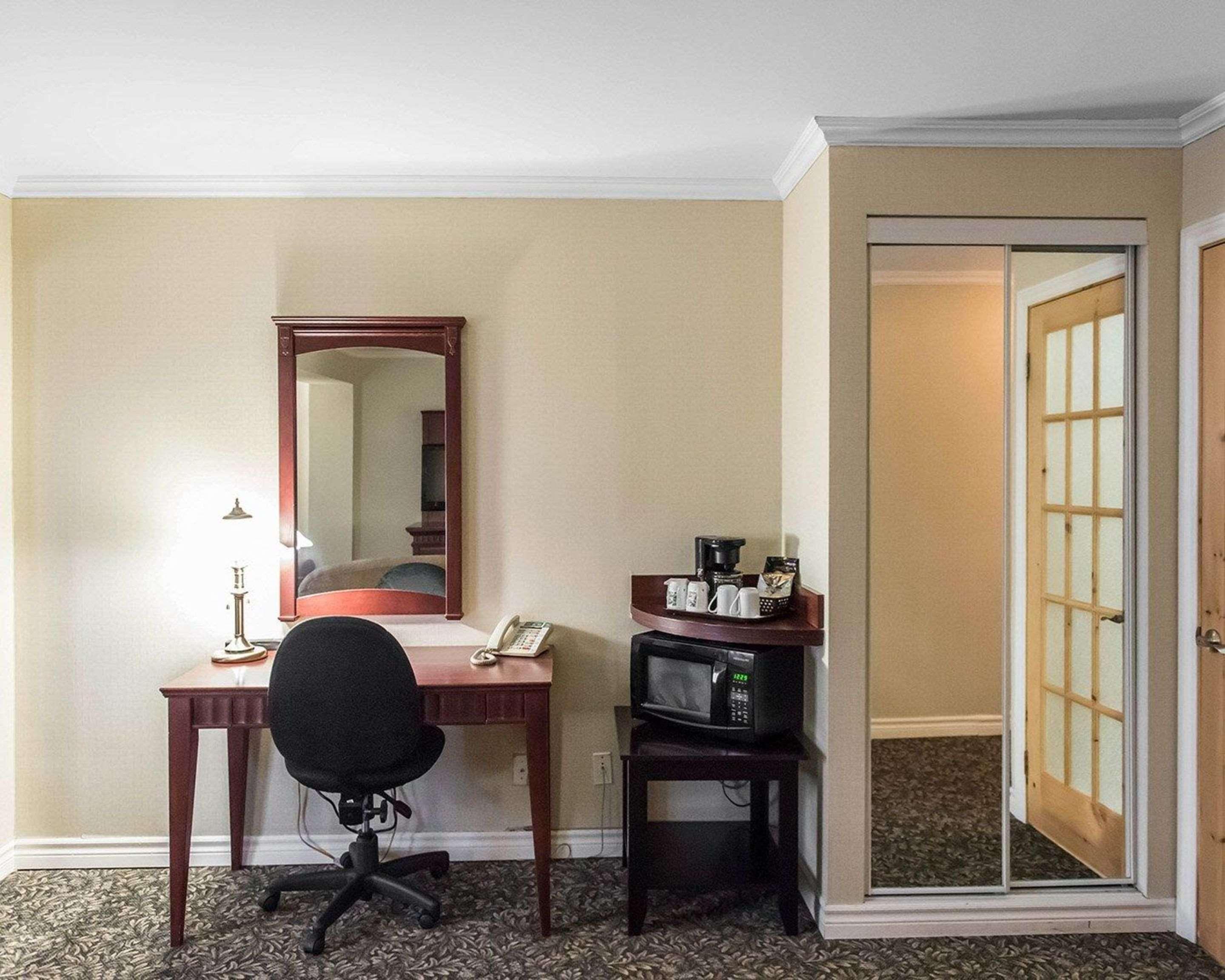 Quality Inn Mont-Laurier Dış mekan fotoğraf