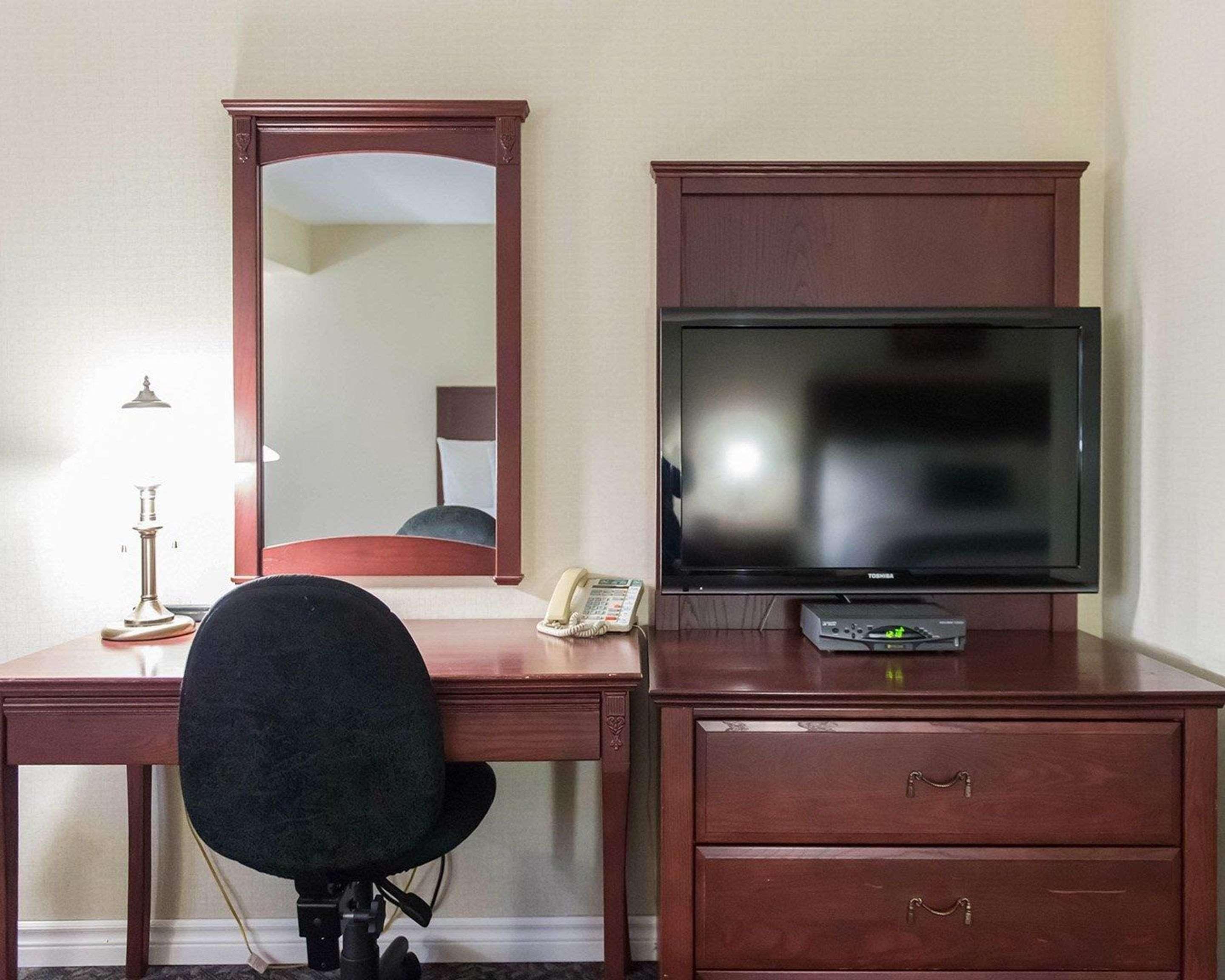 Quality Inn Mont-Laurier Dış mekan fotoğraf