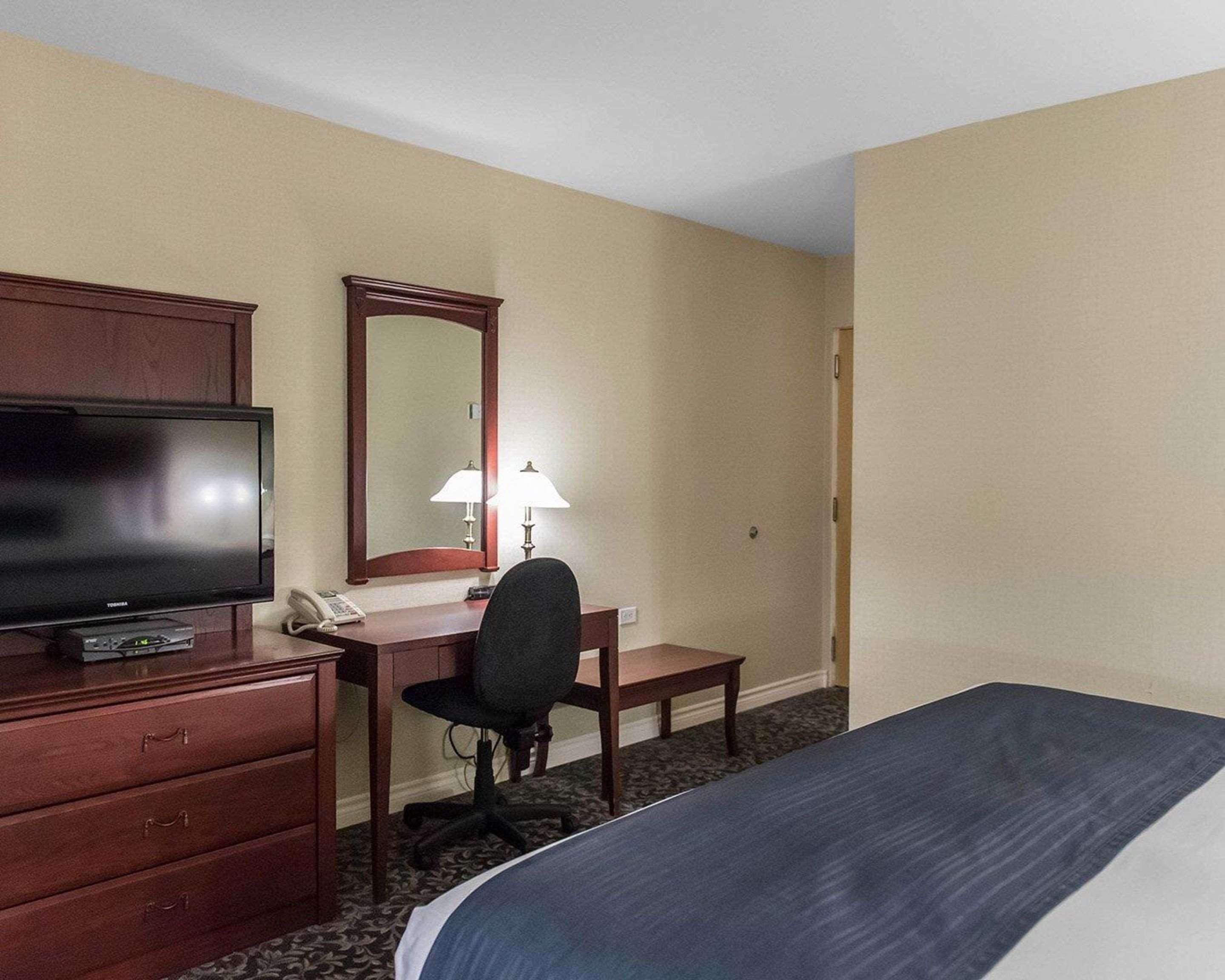 Quality Inn Mont-Laurier Dış mekan fotoğraf
