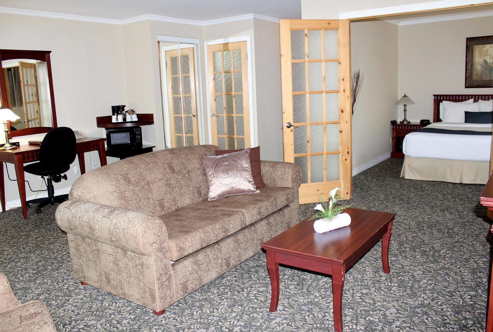 Quality Inn Mont-Laurier Dış mekan fotoğraf